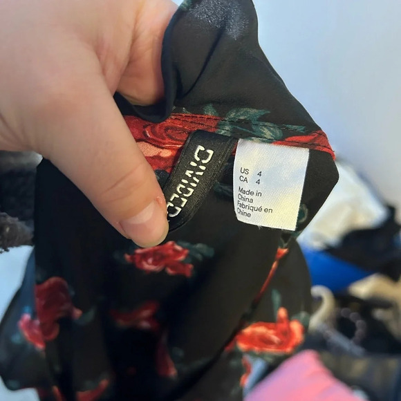 H&M DIVIDED FLORAL RUFFLE SHEER BLOUSE - Picture 3 of 4